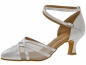 Preview: Verpielt schicker Tanzschuh aus hcohwertigem Perlatoleder. Außergewöhnliche Schuhkappe aus organisch verbundenen Riemchen und glatter Lederkappe. Auch ideal als Hochzeitschuh einsetzbar.