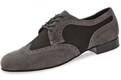 Diese Herrentanzschuhe sind besonders breit. Aufgrund des Materialmixes wirken die Schuhe aber nicht breit. Eines der beliebtesten Modelle.