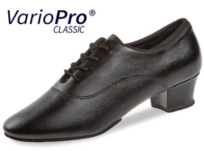 Schicke, schwarze Schnürschuhe mit weichem Comfort-Fußbett. Niedriger Absatz und den Fuß umschließende Passform machen die Tanzschuhe sehr bequem. Ideal als Trainerschuh.