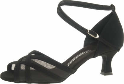Auch für schmale Füße bieten wir die richtigen Tanzschuhe. Dieses Modell ist eines der beliebtesten Tanzschuhmodelle.