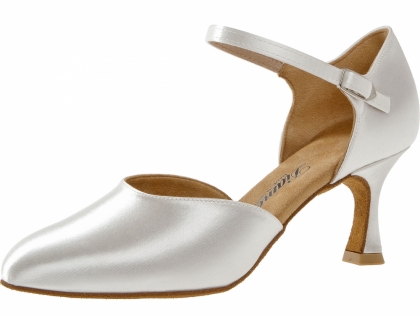 Edler, glänzend weißer Pumps mit 6,5cm hohem Absatz. Ideal geeignet als schicker Brautschuh.