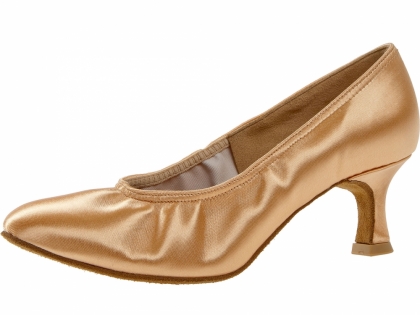 Die idealen Turnier-Tanzschuhe mit einem 5cm Absatz. Dieser Pumps hat einen Gummizug.