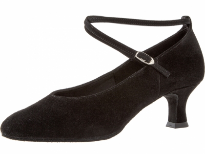 Der Tanzschuh wird aus weichem Velourleder gefertigt, und obwohl dieser Tanzschuh eine normale Weite hat, so paßt dieser Tanzschuh auch bei kräftigeren Füßen.