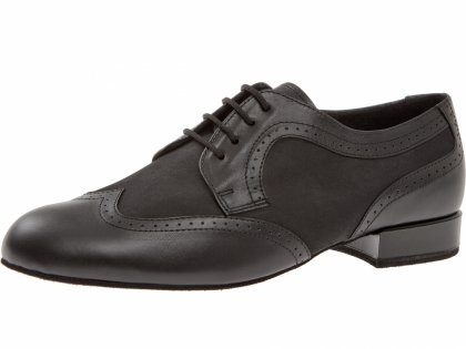 Diese Herrentanzschuhe sind besonders breit. Aufgrund des Materialmixes wirken die Schuhe aber nicht breit. Eines der beliebtesten Modelle.