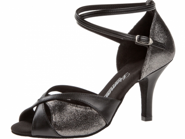 Dieser Tanzschuh ist trotz des hohen Absatzes sehr bequem. Die Kreutzriemchen geben einen guten Halt.